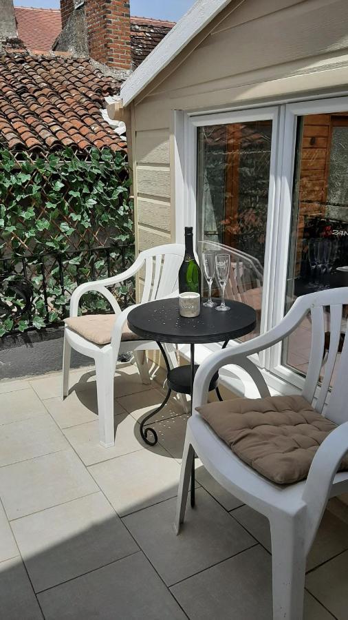 Maison En Ville Avec Terrasse Ensoleillee Et Wi-Fi Magnac-Laval Exterior photo