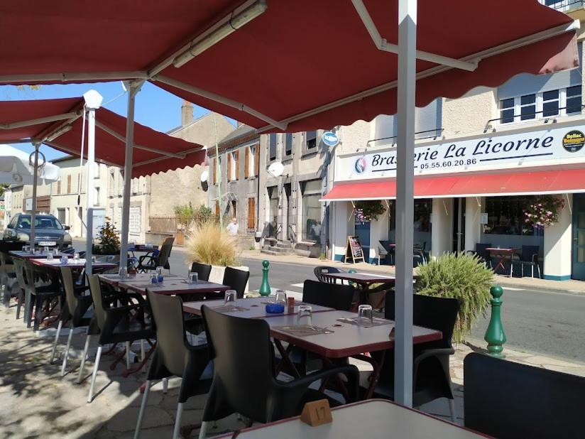 Maison En Ville Avec Terrasse Ensoleillee Et Wi-Fi Magnac-Laval Exterior photo